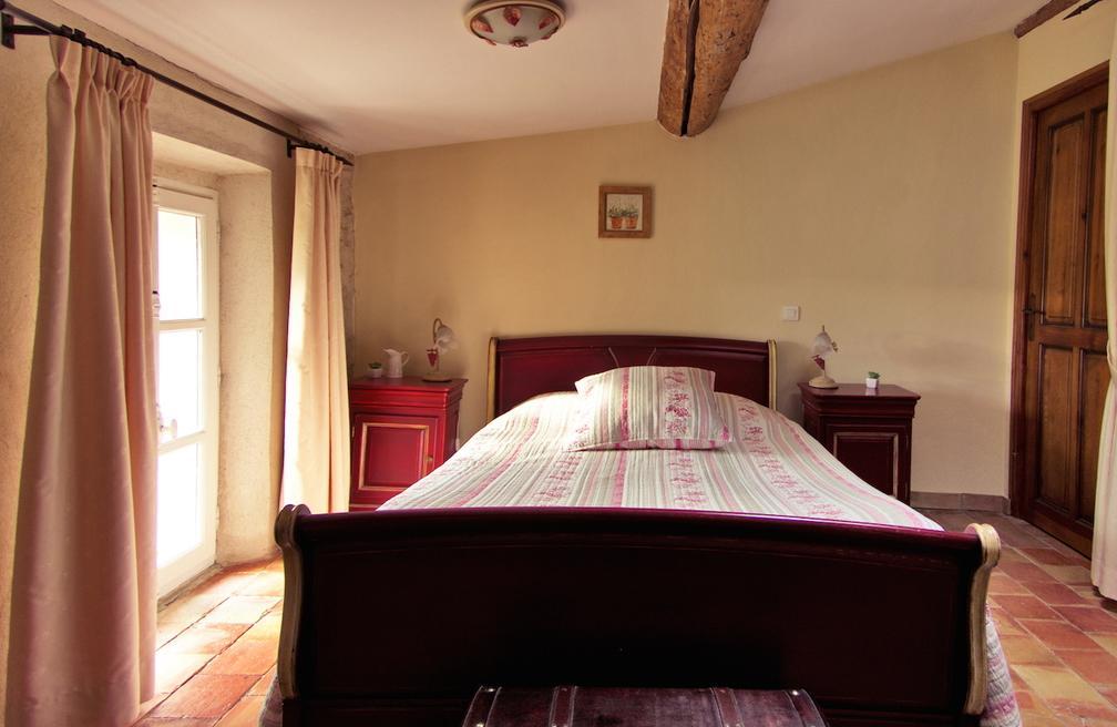 L'Abri Du Poete Bed & Breakfast Besse-sur-Issole Room photo