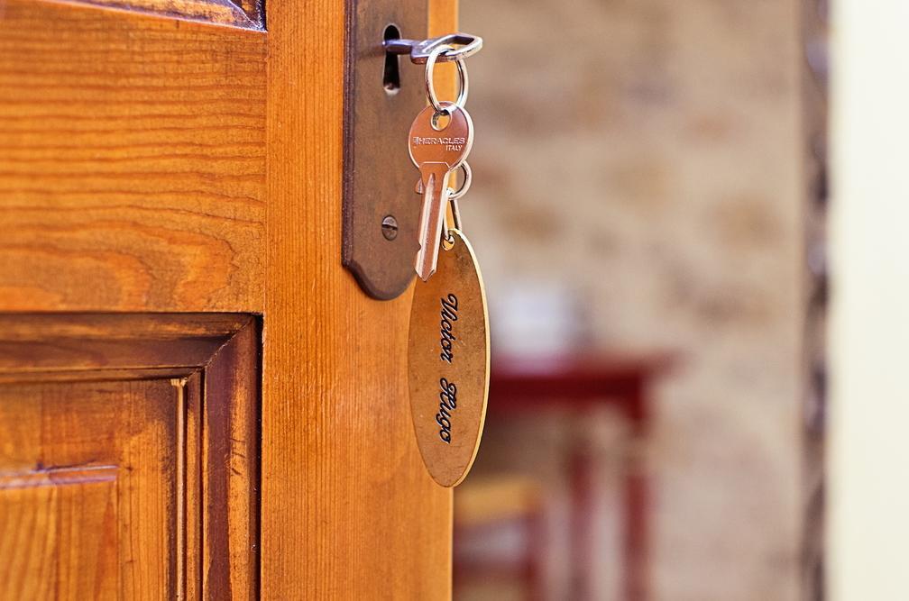 L'Abri Du Poete Bed & Breakfast Besse-sur-Issole Room photo