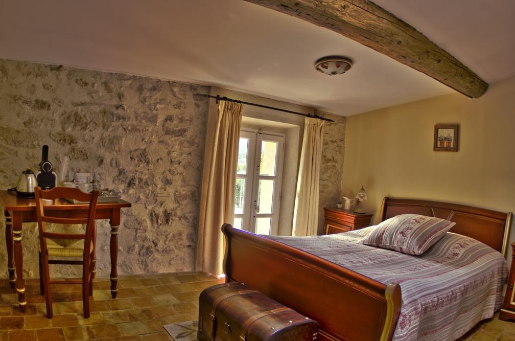 L'Abri Du Poete Bed & Breakfast Besse-sur-Issole Room photo