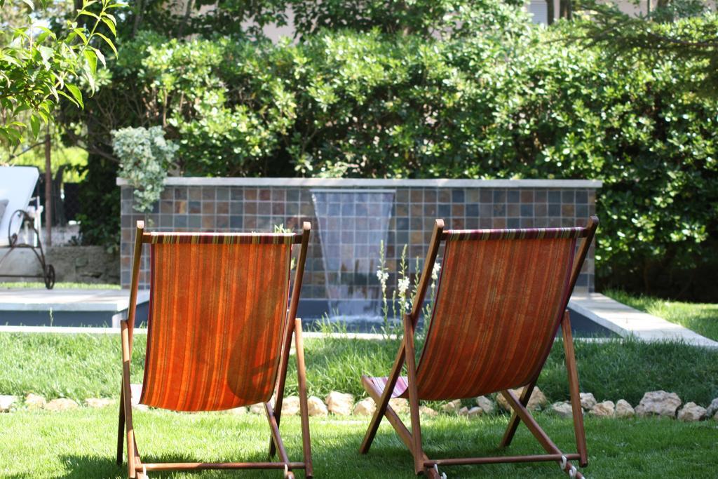 L'Abri Du Poete Bed & Breakfast Besse-sur-Issole Exterior photo