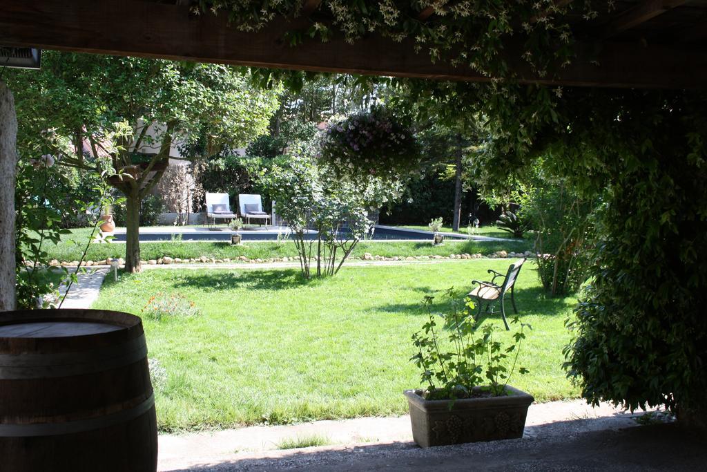 L'Abri Du Poete Bed & Breakfast Besse-sur-Issole Exterior photo