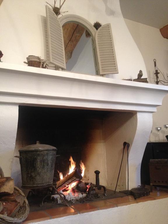 L'Abri Du Poete Bed & Breakfast Besse-sur-Issole Exterior photo