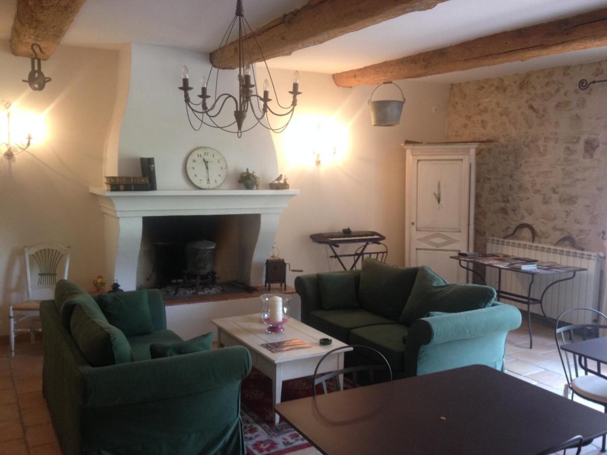 L'Abri Du Poete Bed & Breakfast Besse-sur-Issole Exterior photo