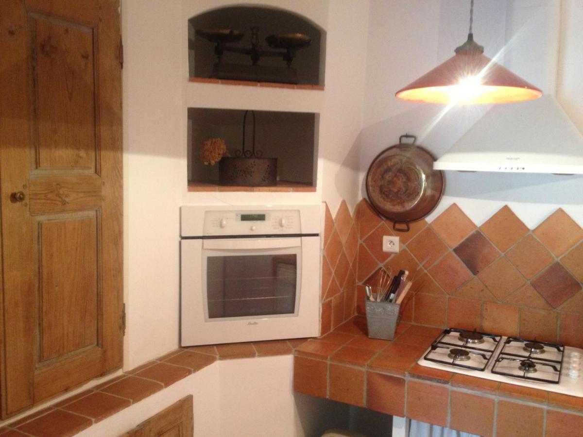 L'Abri Du Poete Bed & Breakfast Besse-sur-Issole Exterior photo