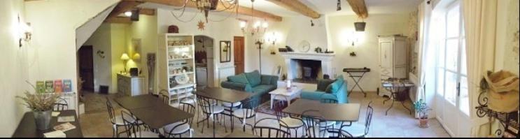 L'Abri Du Poete Bed & Breakfast Besse-sur-Issole Exterior photo